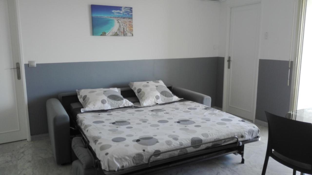 Grand Studio Climatise En Bord De Mer Avec Parking Securise Golfe-Juan Exterior foto